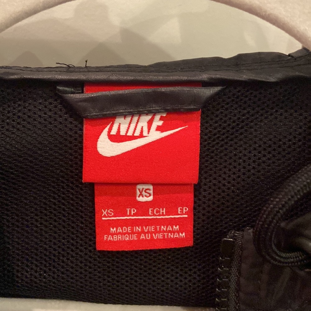 Barely Used, Nike XS Multicolour Wind Jacket - Picture 4 of 4